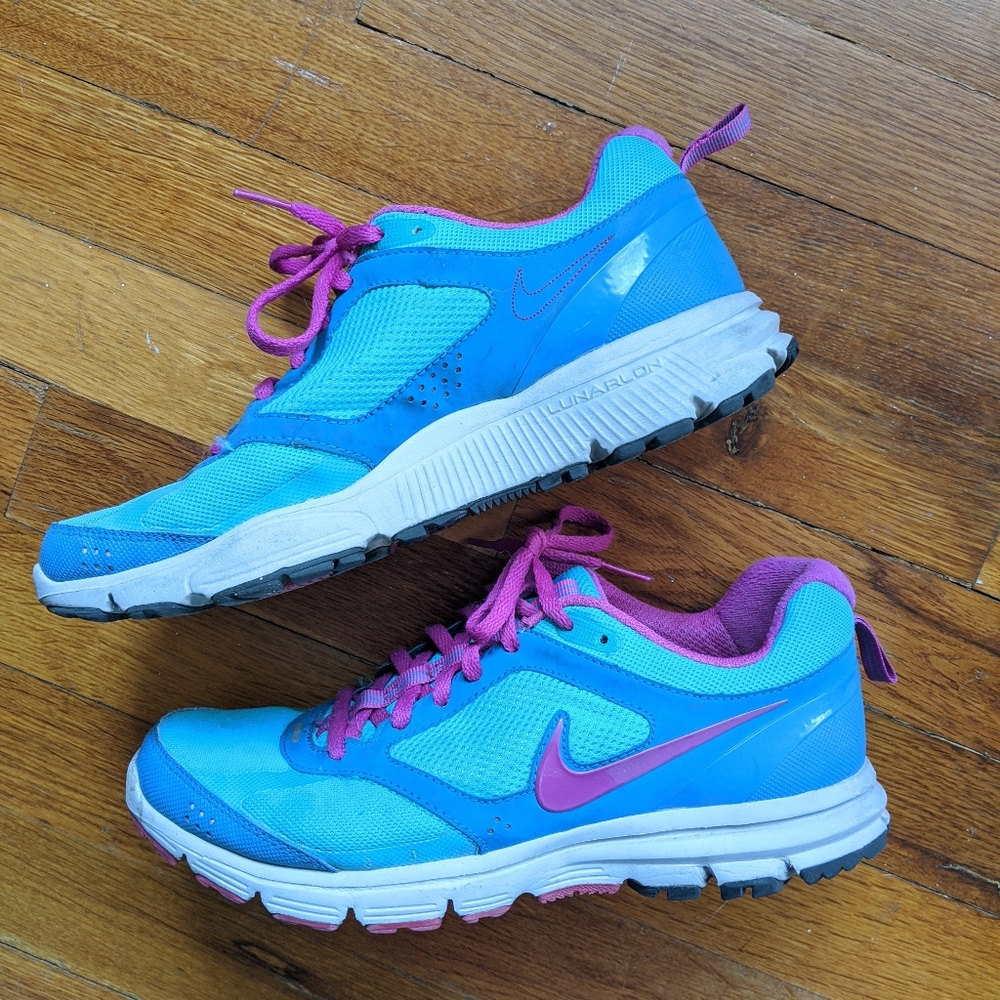 Women's Nike shoes